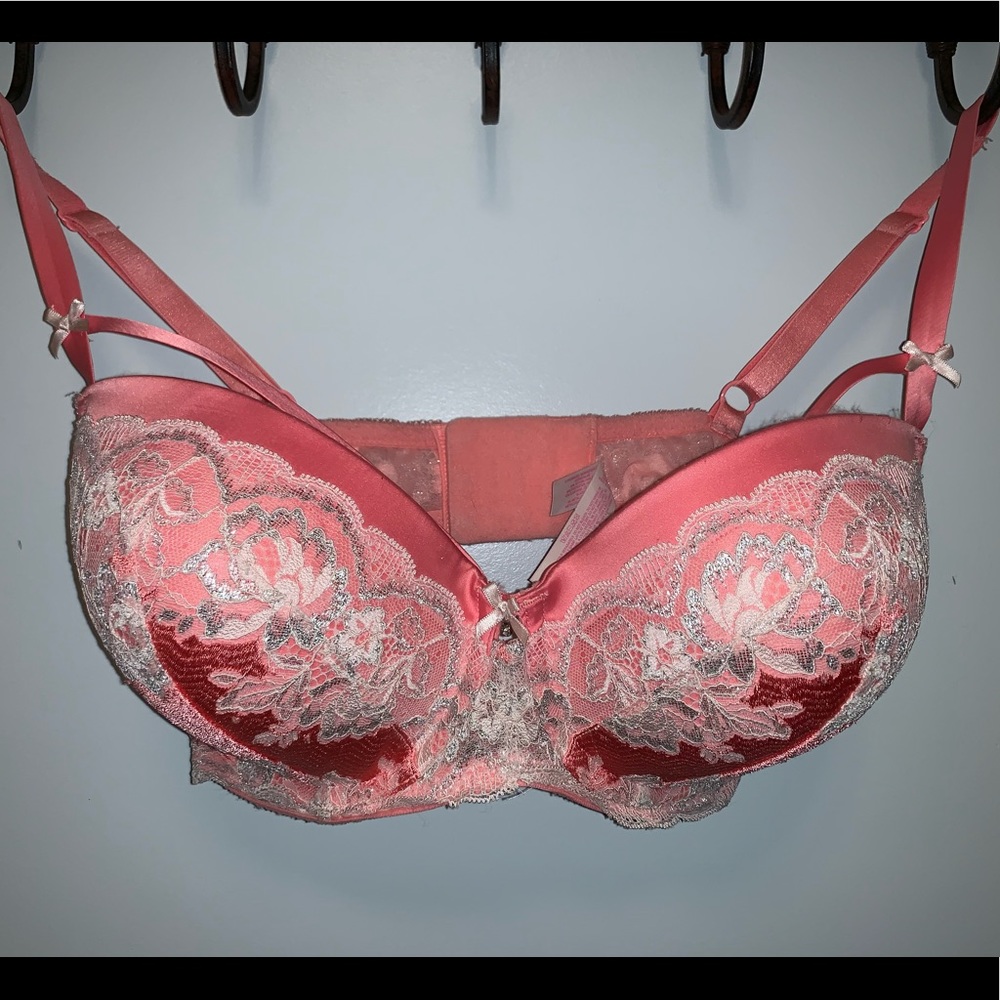 Victoria’s Secret bra, sexy lacy pink 36DDD